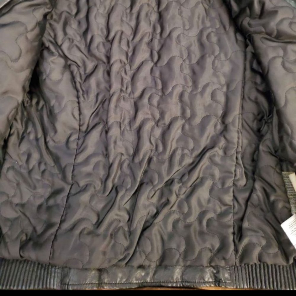 Danier leather jacket - Picture 3 of 3
